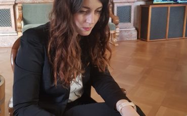 1 an au Parlement