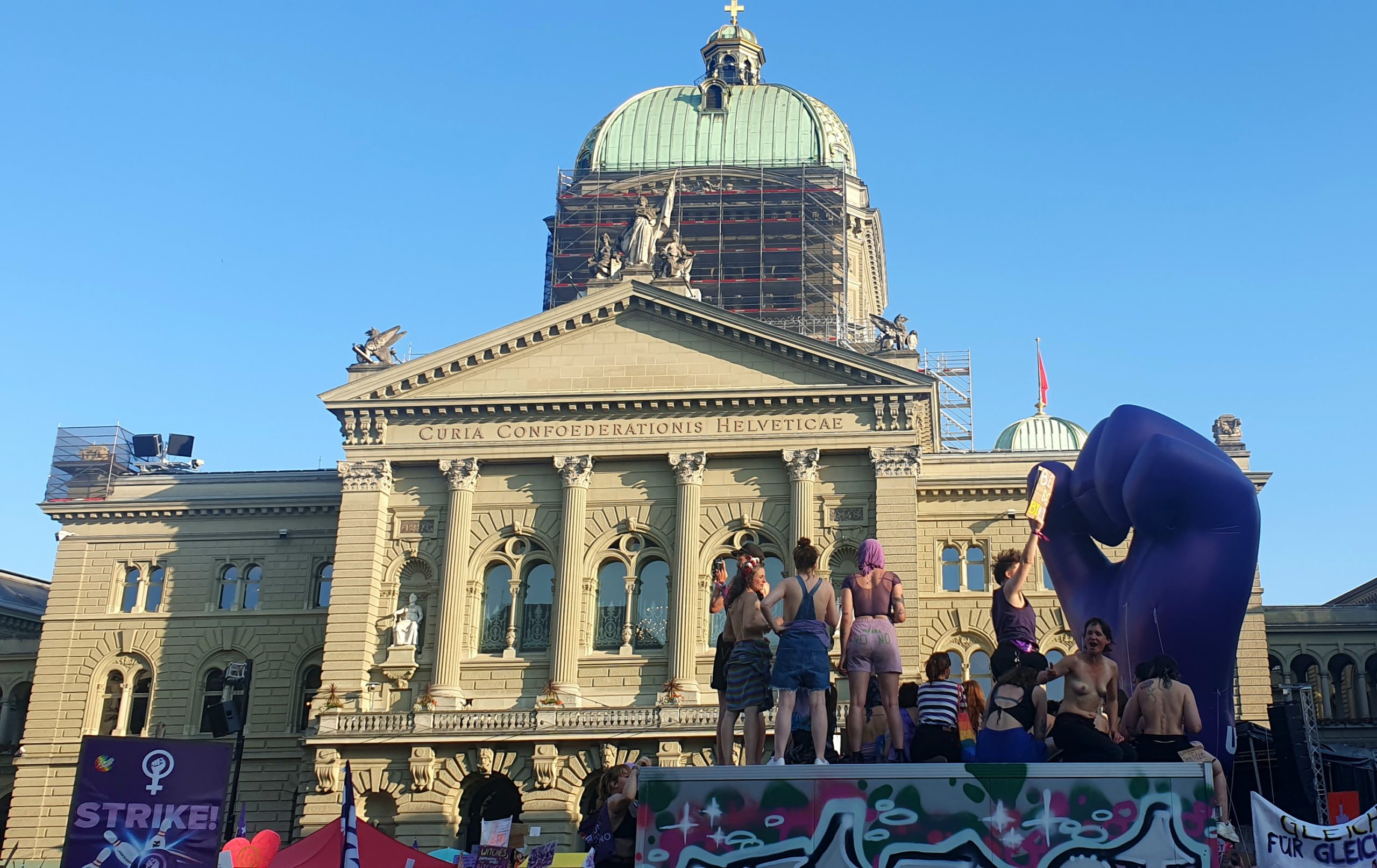 Grève féministe 2023 sur la place fédérale