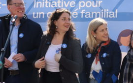 Parce que les mères, les pères et les enfants méritent mieux: on signe pour le congé parental!